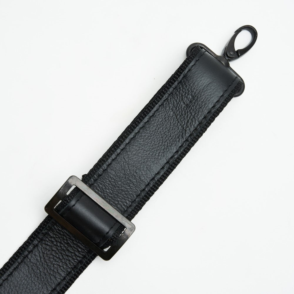 Detachable strap of 15" Genuine Leather Laptop Bag - Black | Woodstock Leather