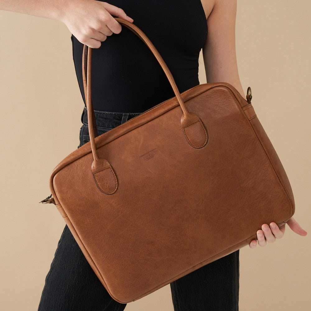 15" Genuine Leather Laptop Bag - Pecan | Woodstock Leather in woman&