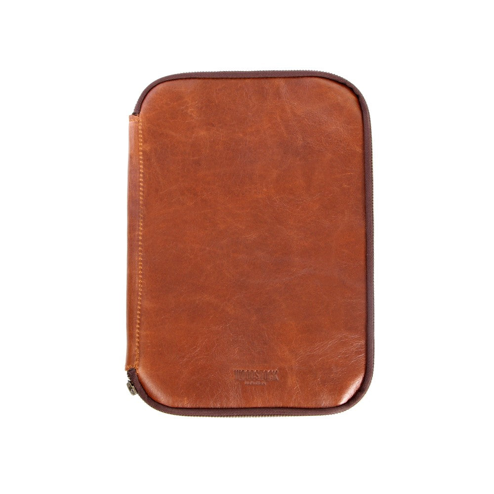 External view of Aria iPad & Notebook Pouch-Pecan