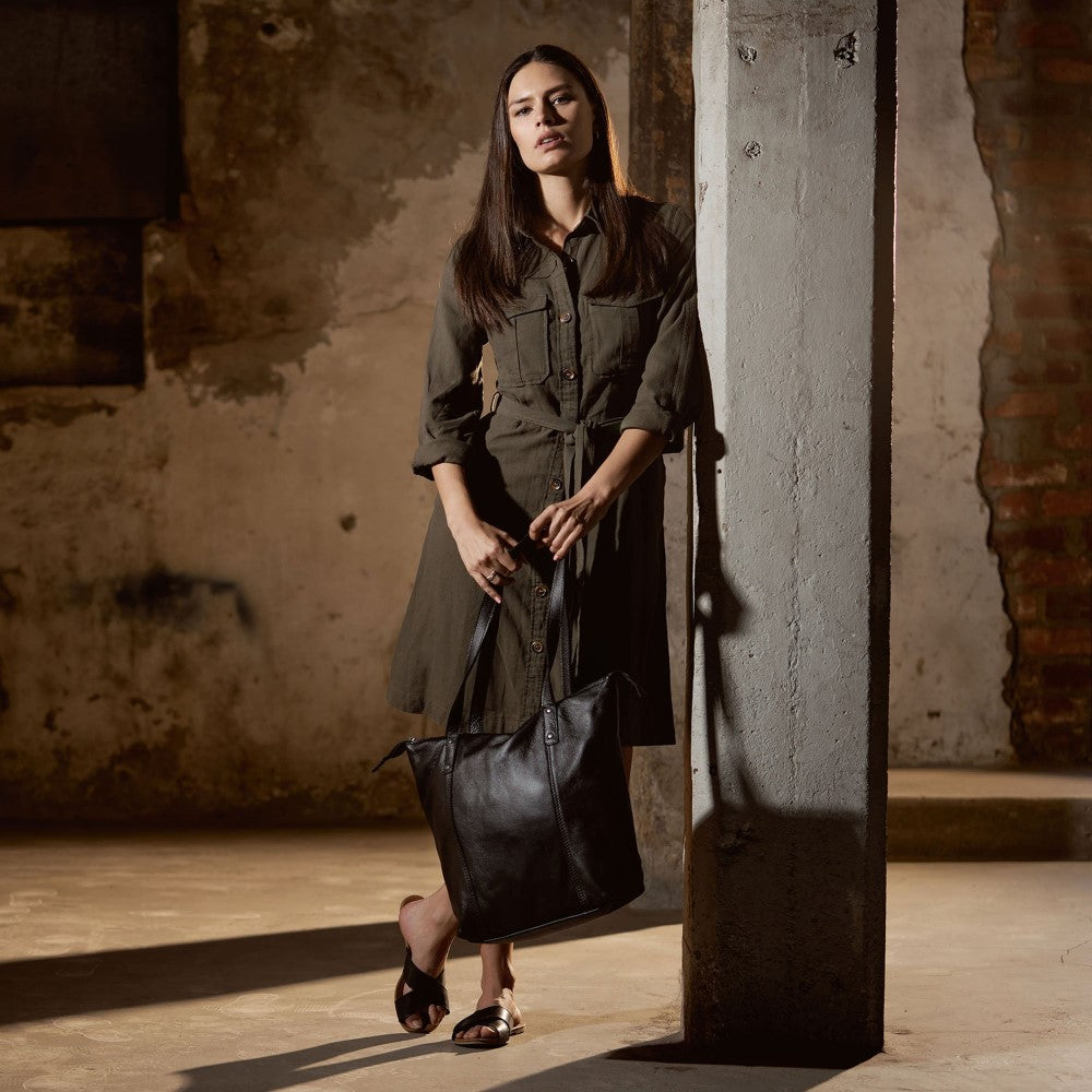 Woman with Helena Tote Bag-Black