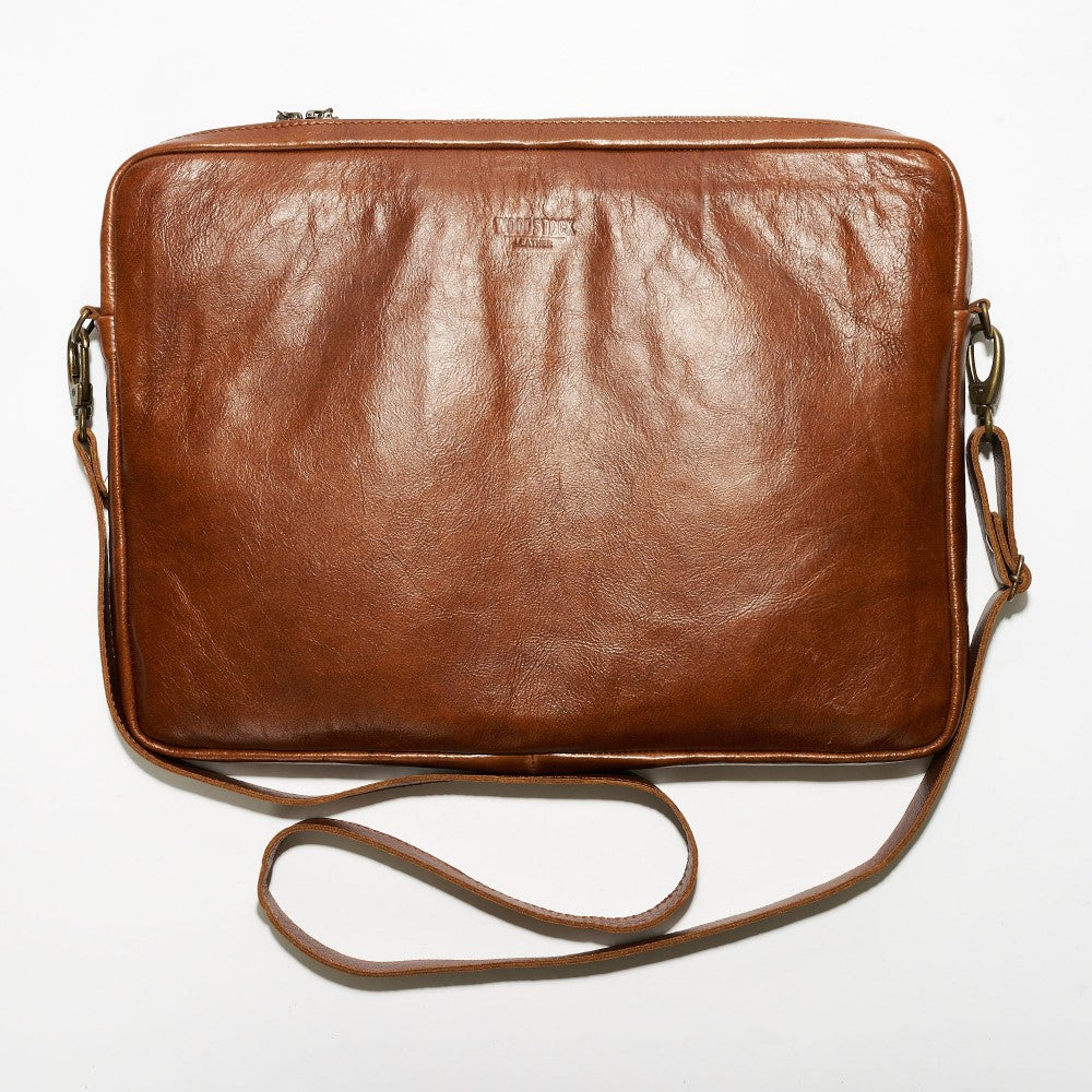 Exterior Oliver Laptop Bag-Pecan