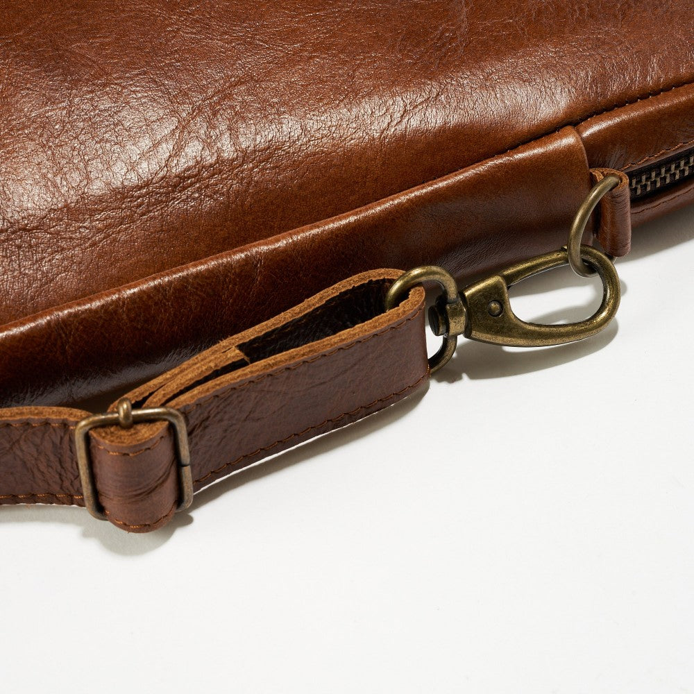 Adjustable and removable strap on Oliver Laptop Bag-Pecan