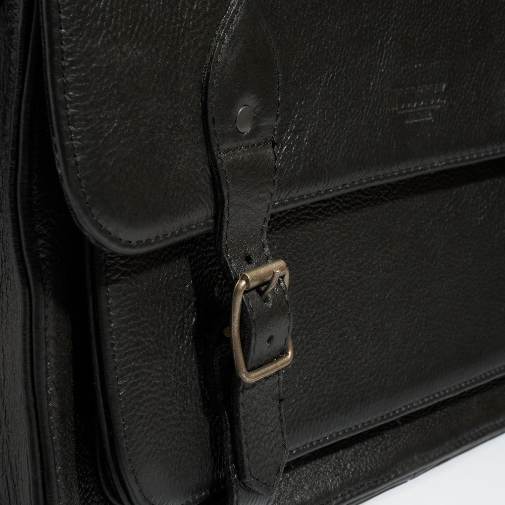 View of buckle closure and strap on Parker 15&