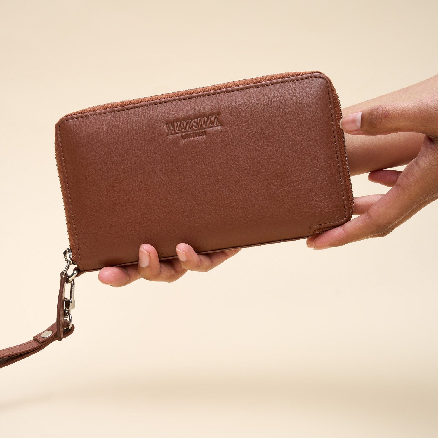 Elara Wallet and Cellphone Holder - Woodstock Leather