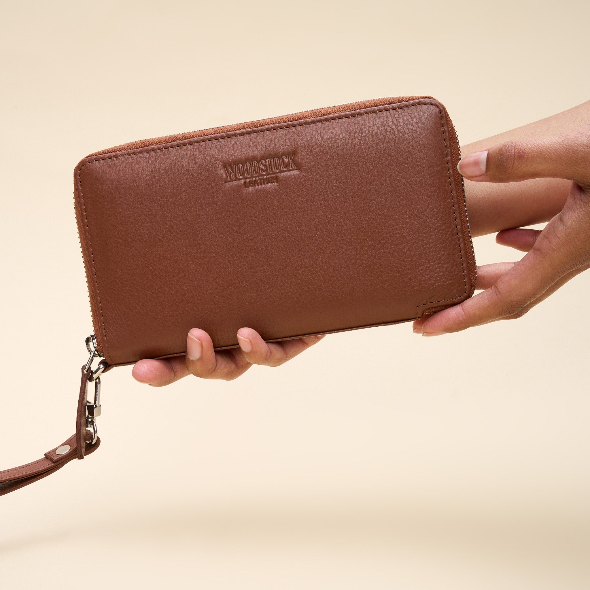 Elara Wallet and Cellphone Holder - Woodstock Leather