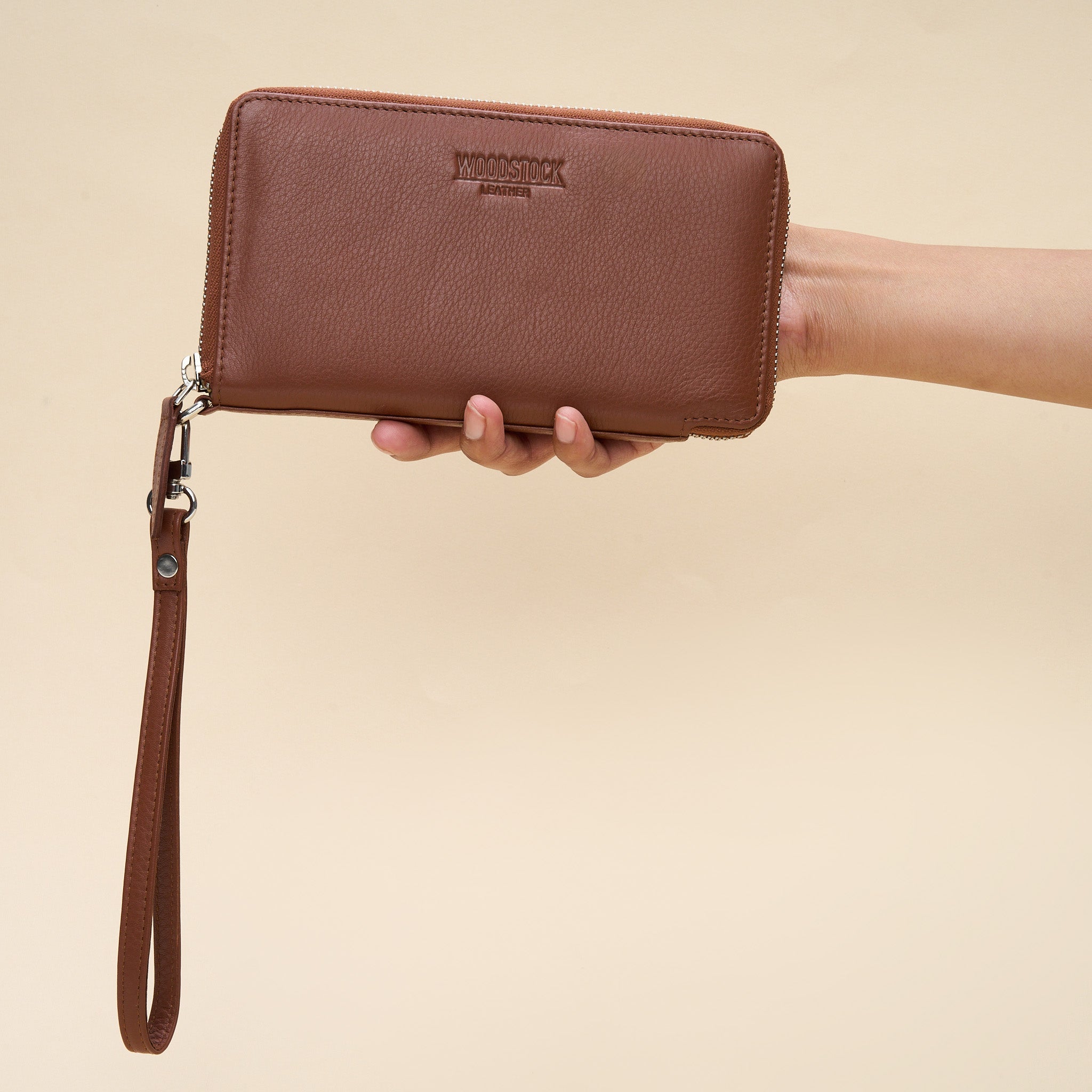 Elara Wallet and Cellphone Holder - Woodstock Leather