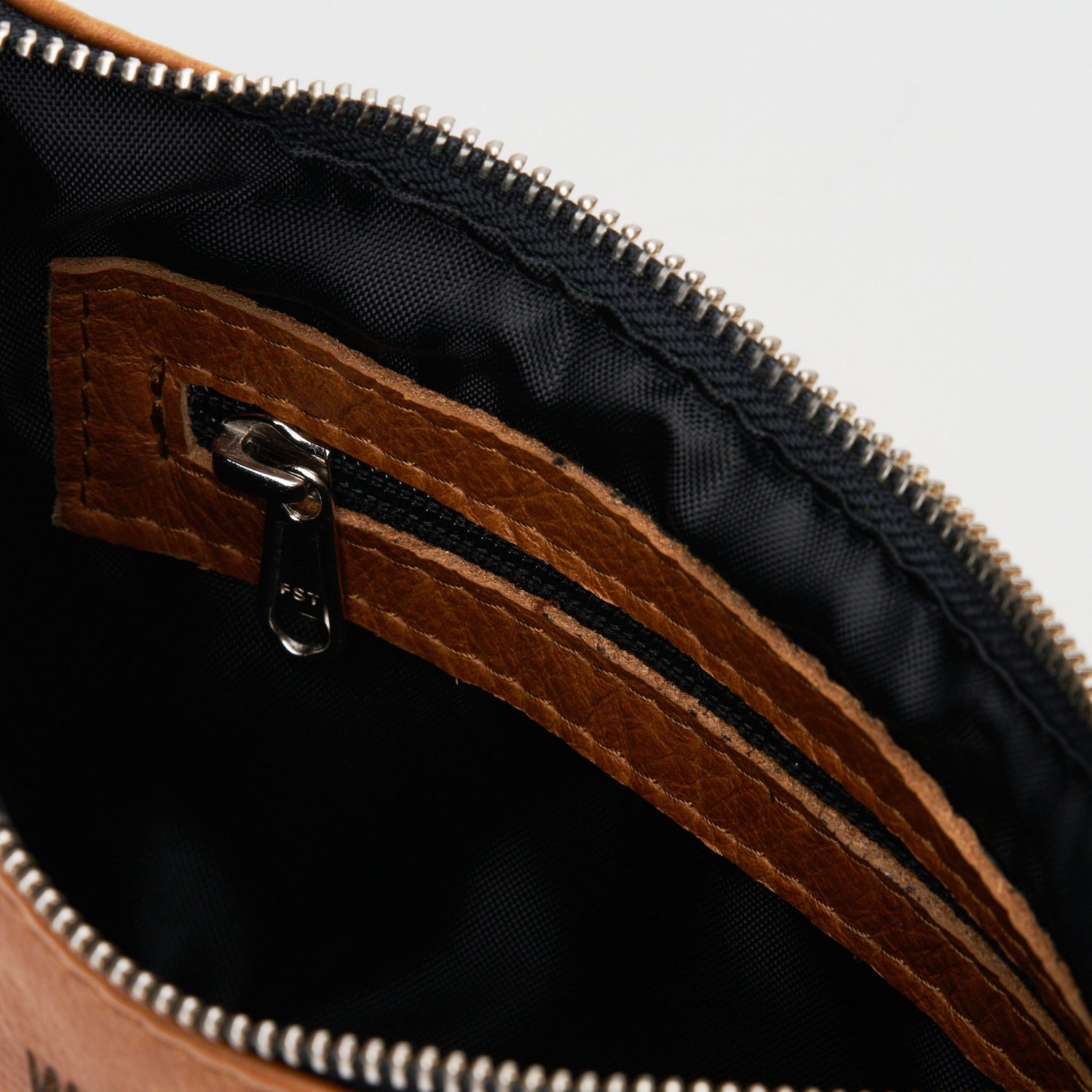 Sinclair Crescent Bag - Woodstock Leather